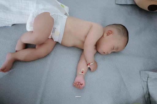 白山宝宝拉肚子吃什么药